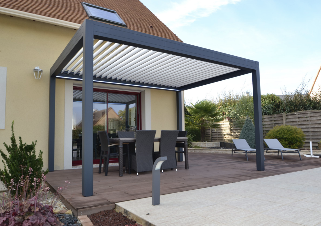 Pérgola autoportante bioclimática elétrica em alumínio