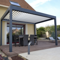 Pérgola autoportante bioclimática elétrica em alumínio