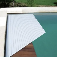 Serranda avvolgibile per piscina con griglia immersa