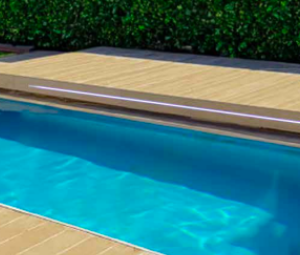 Terrasse Mobile Alu Floors pour piscine.