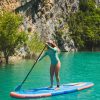 De Wattsup Espadon 11'8 is een opblaasbaar paddleboard voor toertochten en fitness, met afmetingen van 355 x 84 x 15 cm